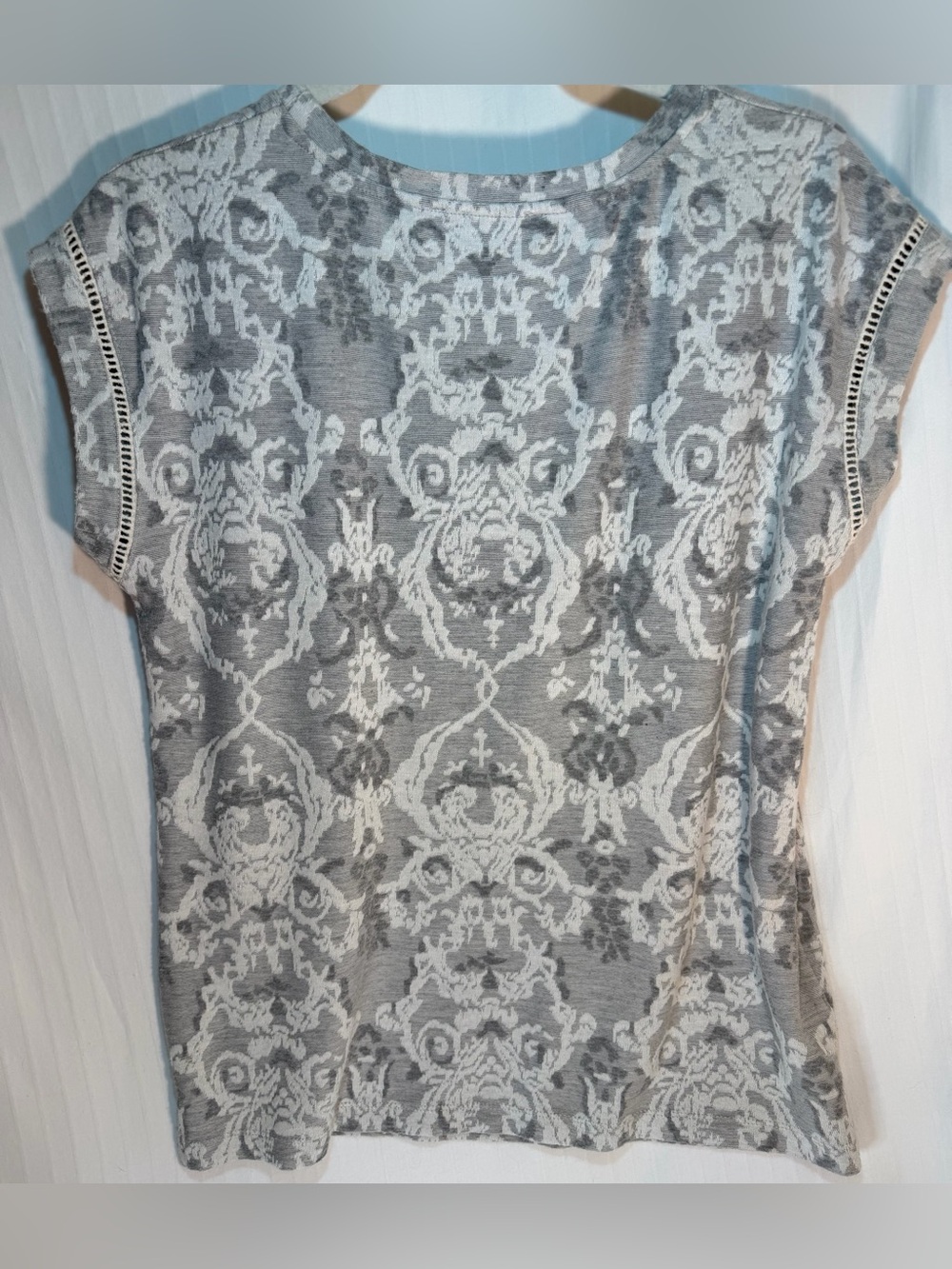 Rose & Olive gray and cream short sleeve shirt top size M